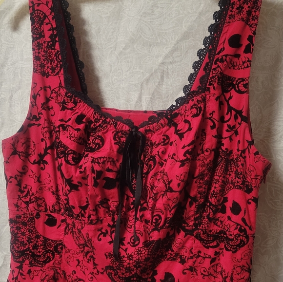 Red flocked skulls and vines lace up corset dress hot topic goth punk alt emo - Picture 3 of 10
